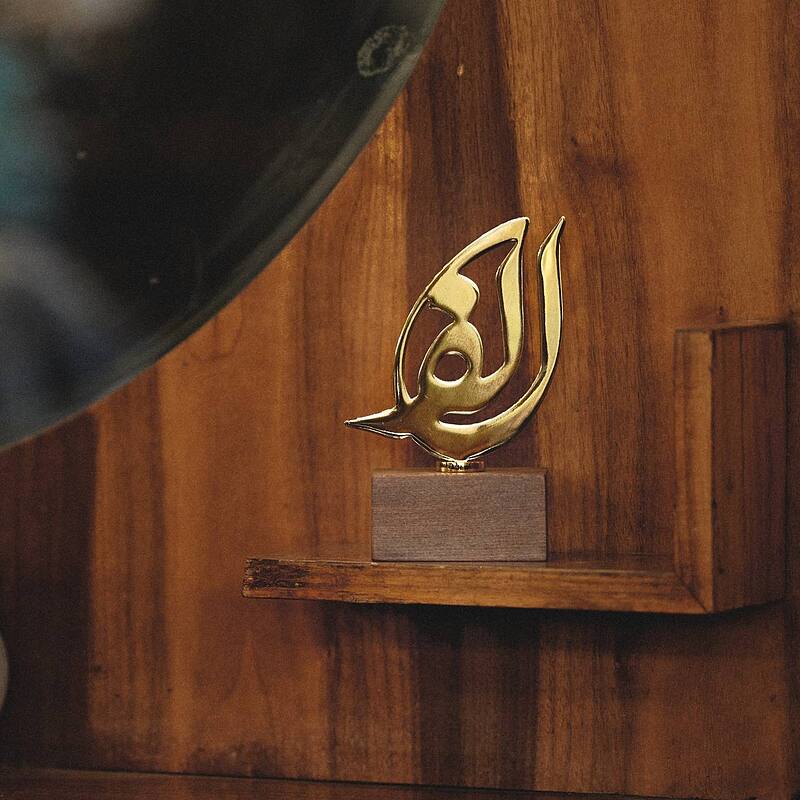 تندیس الف